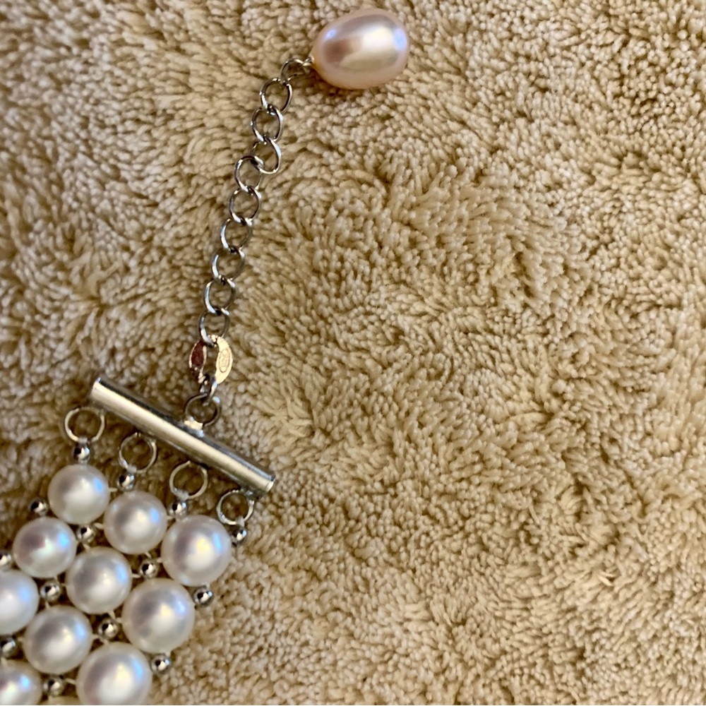Beautiful pearl and sterling choker and stretch bracelet set. Never worn. - Picture 5 of 8